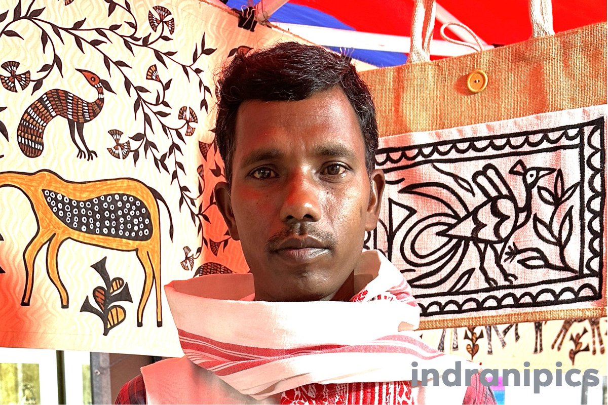 IndraniTweeets's tweet photo. NEW in blog: Meet Shri Manikchand Mahto, a talented Sohrai artist hailing from the picturesque villages of #Jharkhand. #FacesofIndia
--> https://t.co/Mdl821vv4f
#travelblog #peoplephotography #artist @JharkandTourism https://t.co/uSxbG0c8sp