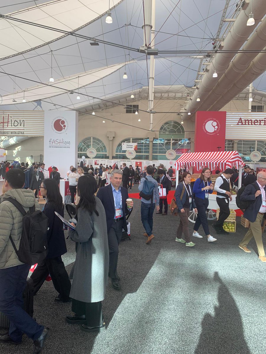 OSUhemoncfellow's tweet image. Day 2 of #ASH24 was packed with incredible sessions and a surge of attendees! 🎉 Shoutout to fellow Kelly Pugh for presenting her poster today. Great energy and exciting discussions all around. Stay tuned for more updates ! 👏 @OSUHematology @1588man @HemOncFellows