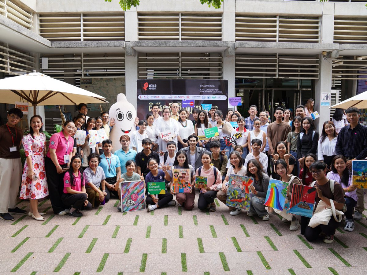 USAIDCambodiaMD's tweet photo. Honored to join the #YouthArtExhibition2024 where young LGBTQI+ individuals &amp; people living with HIV are using art to inspire change during this year’s #WorldAIDSDay. Together, @PEPFAR &amp; Cambodian partners are building a more inclusive and empowered future. 🌈 https://t.co/qSkpQz3dU9