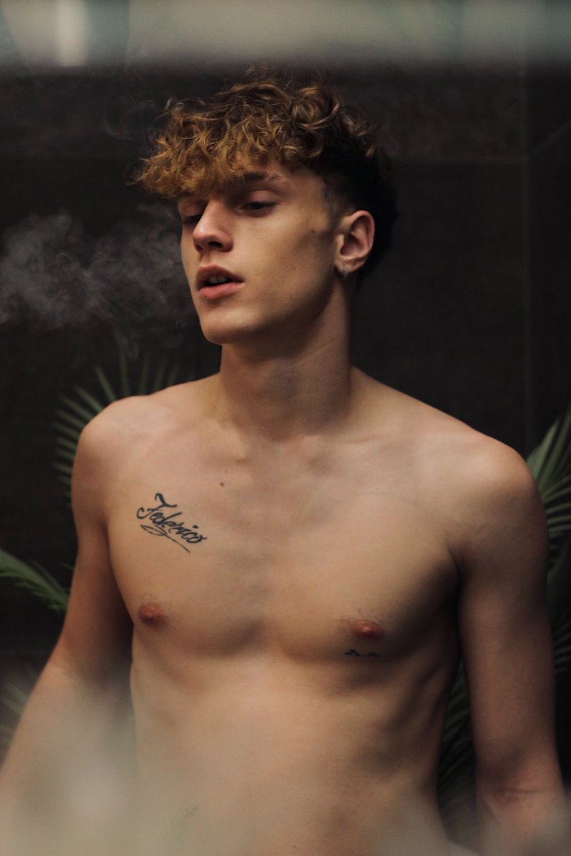 ti piaccio anche se fumo?  🚬