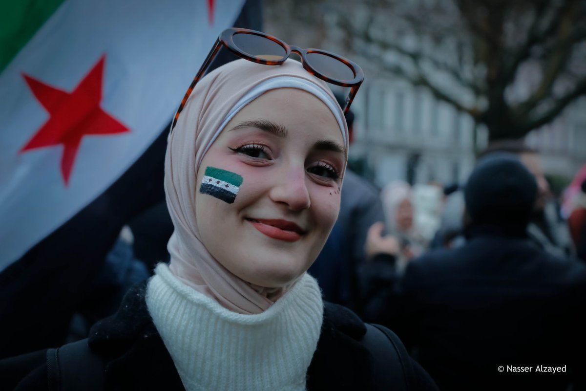 nasseralzayed1's tweet photo. Some pictures from the day of joy for Syrians in the German capital, Berlin. The reason was the fall of the tyrant Bashar Al-Assad.
بعض الصور من يوم فرح السوريات والسوريين في العاصمة الالمانية برلين والسبب كان سقوط الطاغية بشار الأسد. https://t.co/AJUpNSW61e