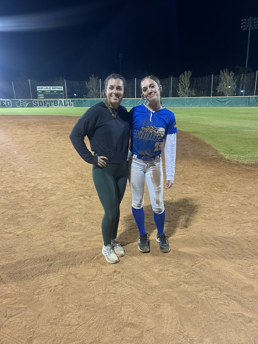 PeytanBenjamin's tweet photo. Thank you to @EKinberger &amp; @SaintLeoSB coaching staff for a great work out Friday night @WildfireOBrien1 @meganschuster11 @ConnectSports_ @Softball_Home @SoftballRecruit https://t.co/Qj3KQZjQY4