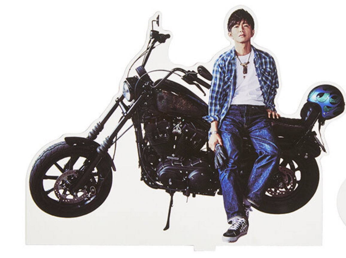 Smap12192's tweet photo. 今回の木村拓哉のアクスタ最高www
面の下の顔もちゃんと見えてる笑
直立不動も可愛い💠
前回までのと比べると小さく見えるww https://t.co/PUiYPDu4V3
