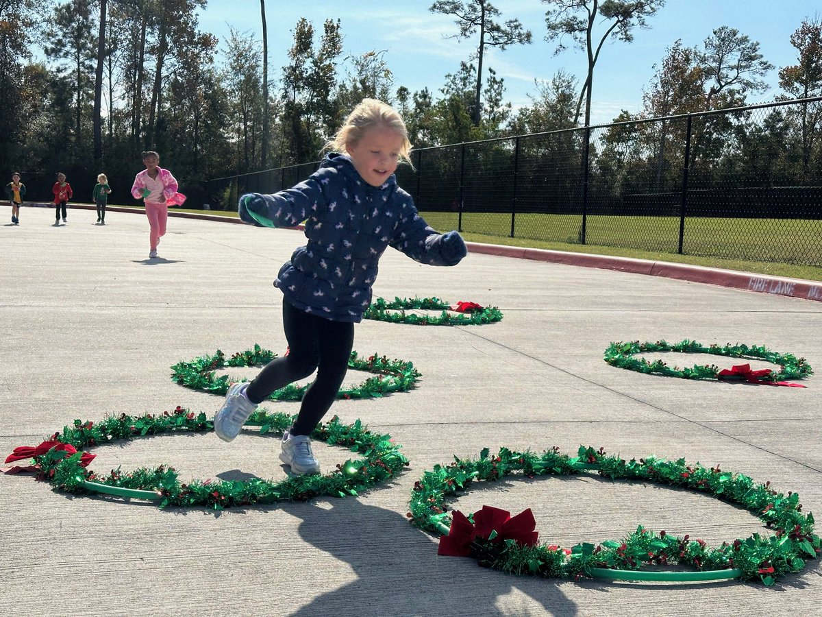 Hop through the Holly #ReindeerRun2024 #WeAreGroves #HumbleIsdPE <a href="/HumbleISD_GE/">Groves Elementary</a>