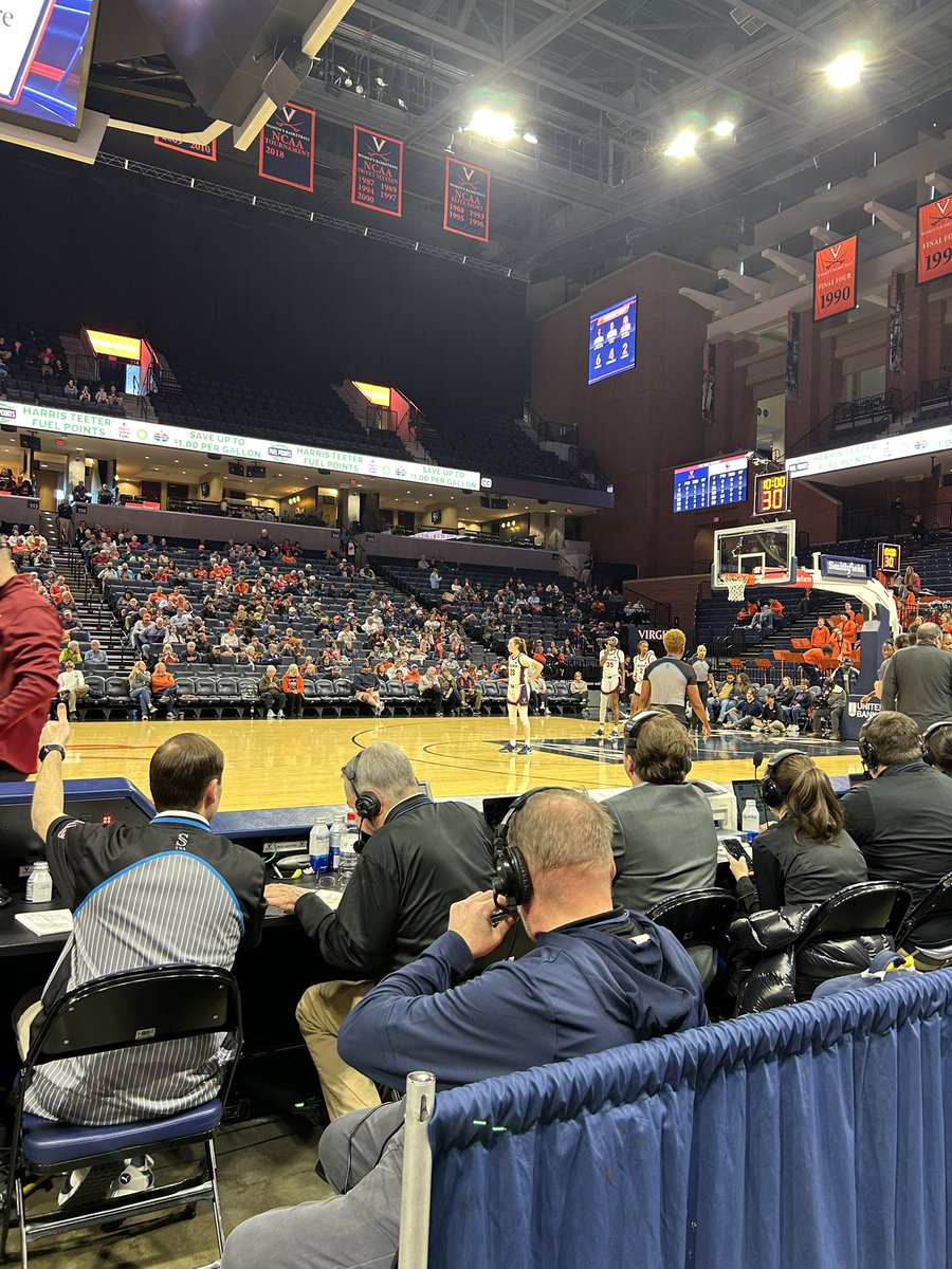 _CoachQ_'s tweet image. Got to go watch my favorite women’s college basketball player today, @DunbarPayton! 

P.S. thanks for the floor seats!