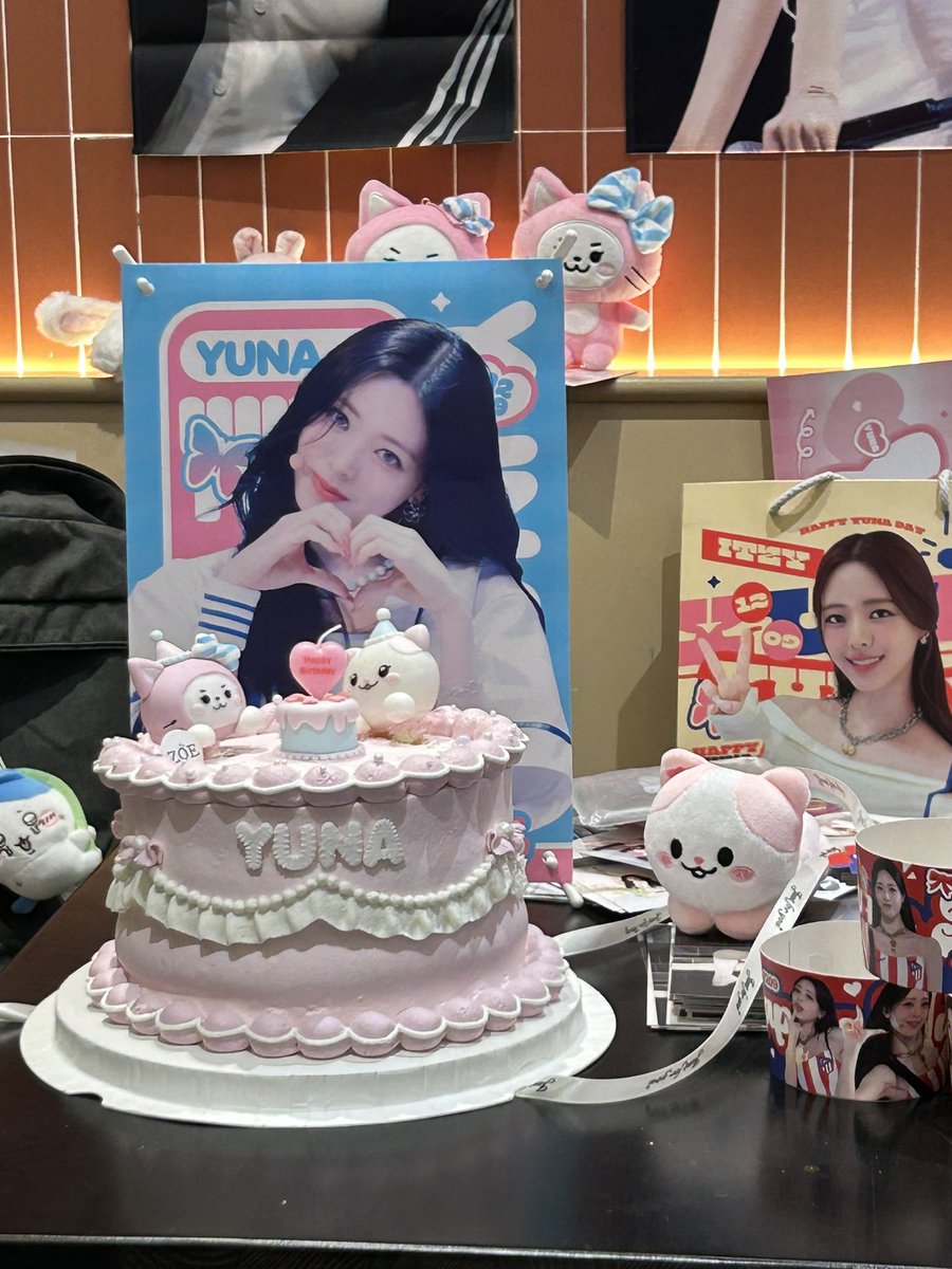 cc_pfm's tweet photo. Thank you for celebrating Yuna’s birthday with us! 🎉 
Happy Birthday to Yuna!
#HappyYunaDay #유나
#너_예뻐_신유나_생일축하해
#ITZ_YUNA_DAY https://t.co/l7PjIbHNGD