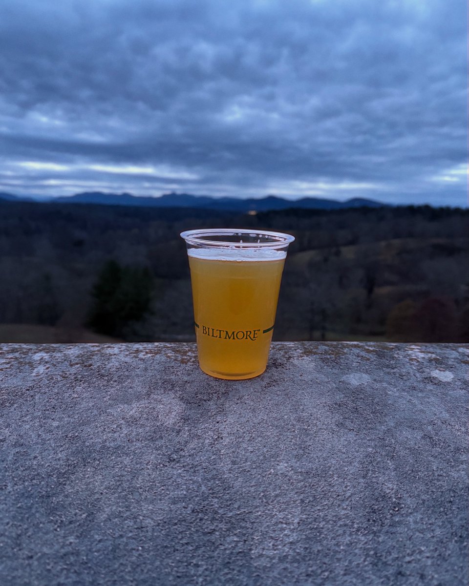 NCLibations's tweet photo. While it’s been a wild few months here in WNC, it was nice to return to a bit of normalcy with a trip to @biltmoreestate for the holiday season.

#beer #ncbeer #craftbeer #avlbeer https://t.co/EcOFvvDMMM