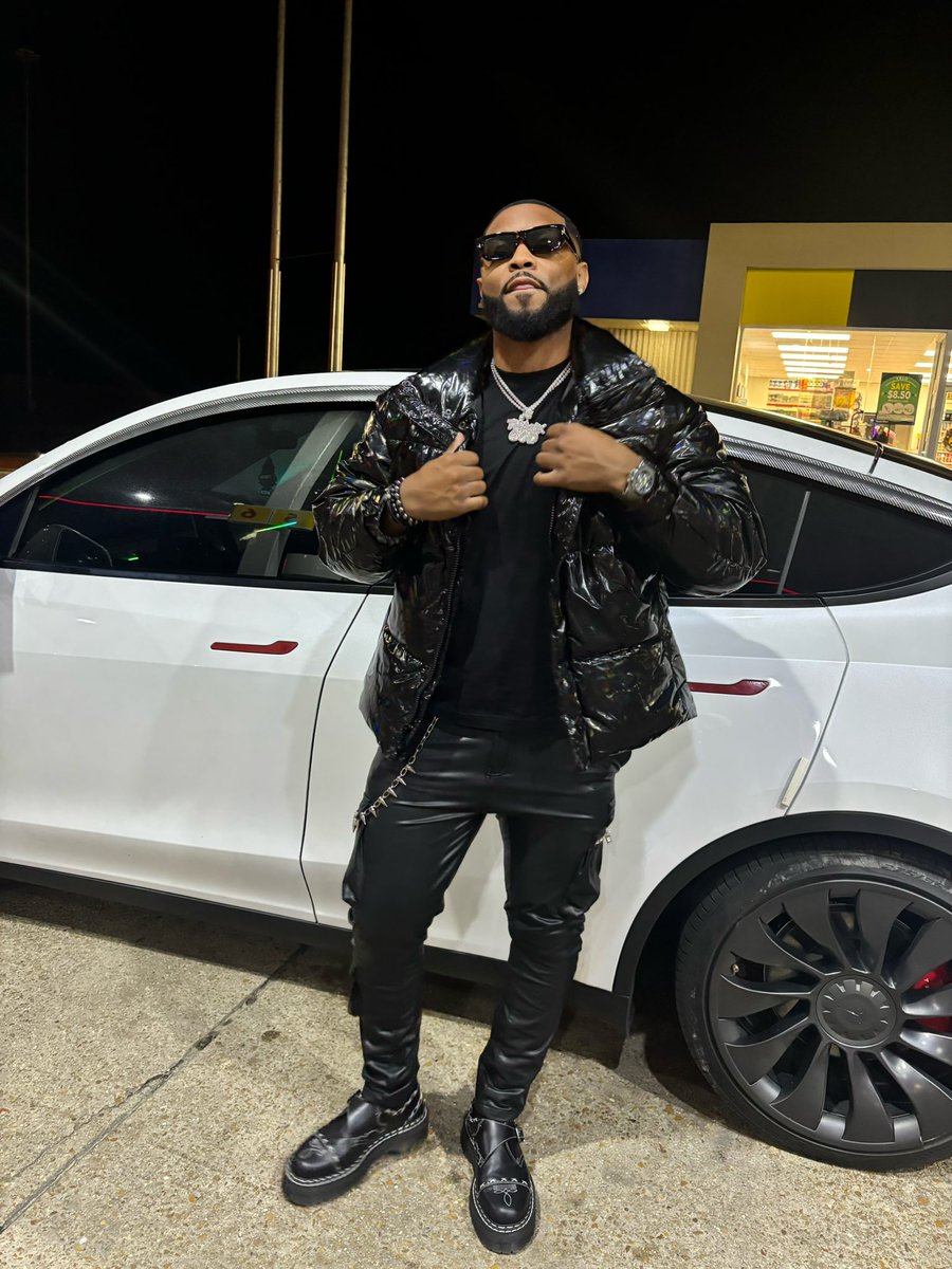 _MJsmooth's tweet image. I’m the 1 ain’t nothin the 2 bout me 🖤⚔️🎸