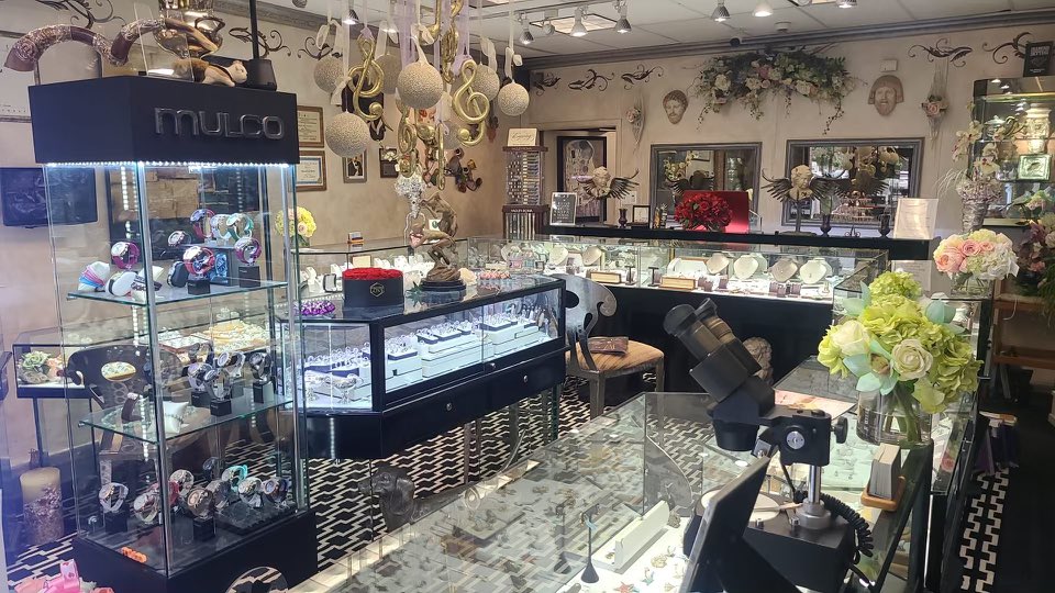 MorrellDiamonds's tweet photo. Come see our wide selection of fine jewelry 💍 

Book an appointment: (703) 255.1330

#jewelry #jewelrygifts #rings #earrings #necklaces #bracelets #pendants #watches #viennava #tysonscorner #virginia #washingtondc https://t.co/HajKRHhFZa