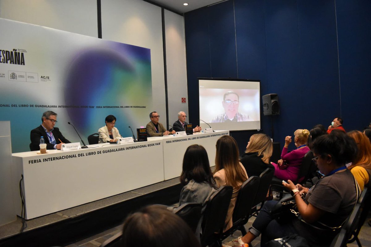 carlosivanmoren's tweet photo. Cerramos actividades en esta @FILGuadalajara con la presentación del libro “US-México Relations: Structuring alternative futures”, coordinado por @AbelardoRodriz y @PayanTony 

En el capítulo sobre educación y ciencia, con @El_Sigala abordamos la escasa colaboración académica binacional 🇲🇽 -🇺🇸 y planteamos propuestas para superarla.

Si no le apostamos a integrar una auténtica “zona norte del conocimiento y la cultura” no habrá desarrollo incluyente, ni seguridad y prosperidad compartida.