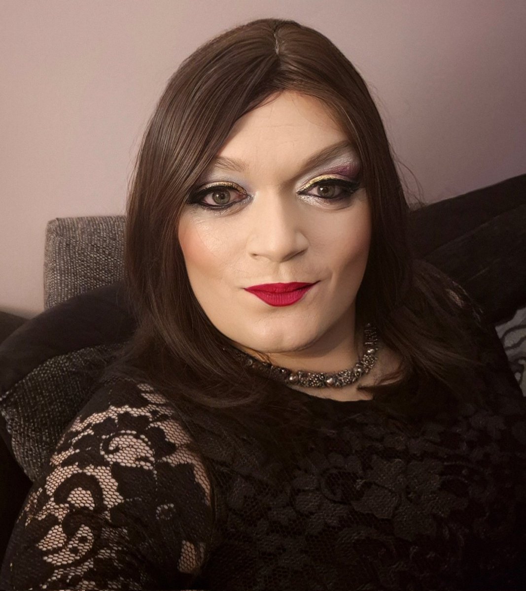 ClaireParttime's tweet photo. Hi all... Seasons Greetings... Just had a wonderful weekend partying... Thanks for all the lovely comments while out and about x @partners2024 https://t.co/4Jw0aM6soH