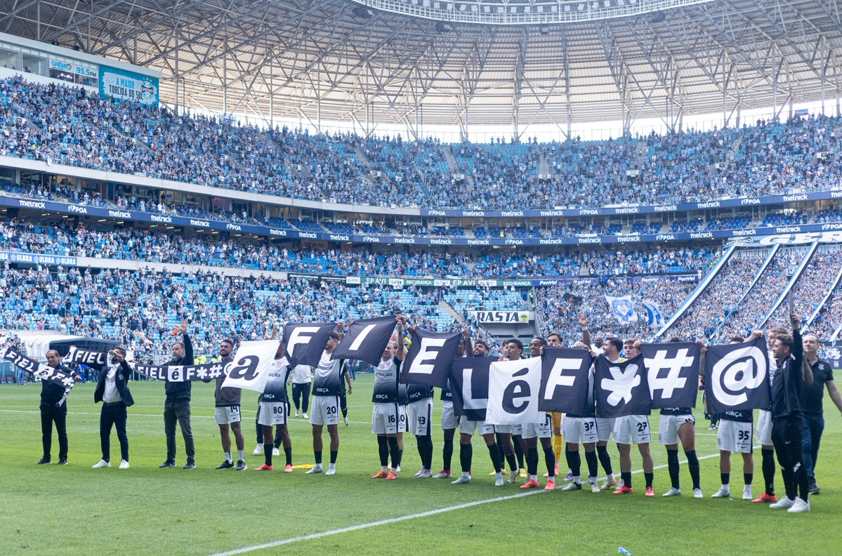Corinthians's tweet photo. E assim encerramos nosso Campeonato Brasileiro, ⚽🖤

Uma boa noite, Fiel, 🏴🏳️

📸 Rodrigo Coca / Corinthians

#VaiCorinthians https://t.co/hrzDqMpLrD