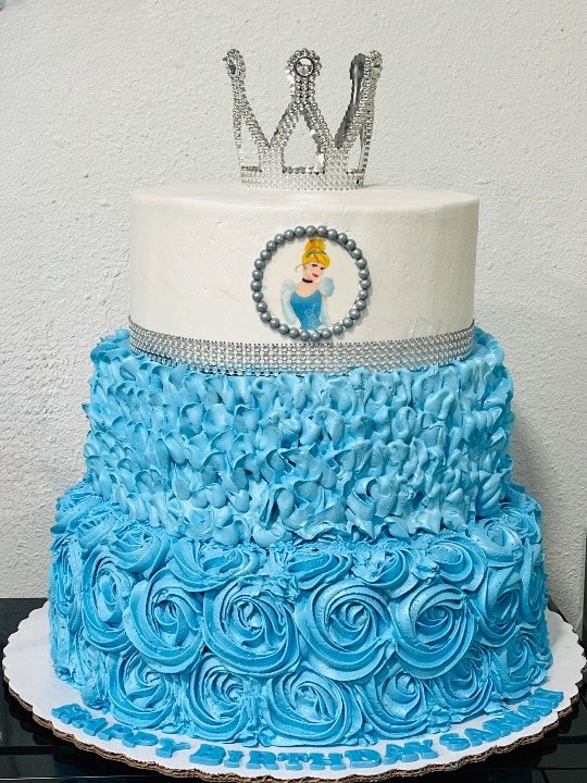 DynastyCakes77's tweet photo. Thank you for your orders!🥰
#dynastycakesandsweets #birthdaycakesforkids #elpasocakes #birthdaycakes #venomcake #cinderellacake https://t.co/QnUOzjCDXT