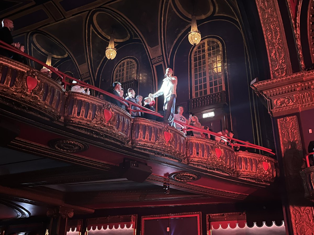 ekarv23's tweet photo. @james_fanzone @wearejames @RealTimBooth @andydiagram @chloealper Chicago https://t.co/Jz2cszs94M
