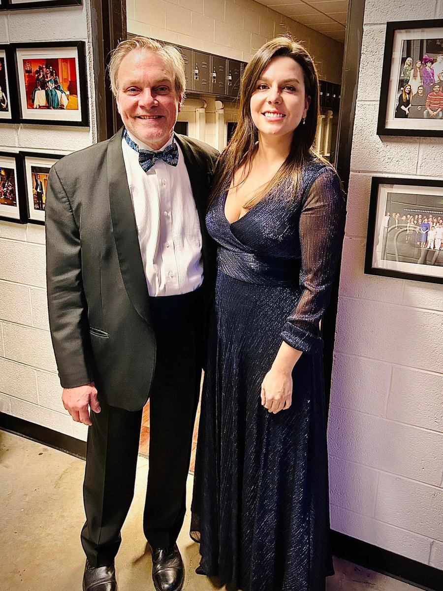 HeldenKETTER's tweet photo. Always a pleasure watching Maestro Peter Lipari conducting and Cara Schlecker Ketter guest-soloing with MYSO. Great job, again, you two! 👏🎶🎻@JolietJrCollege https://t.co/asDywgLCOB