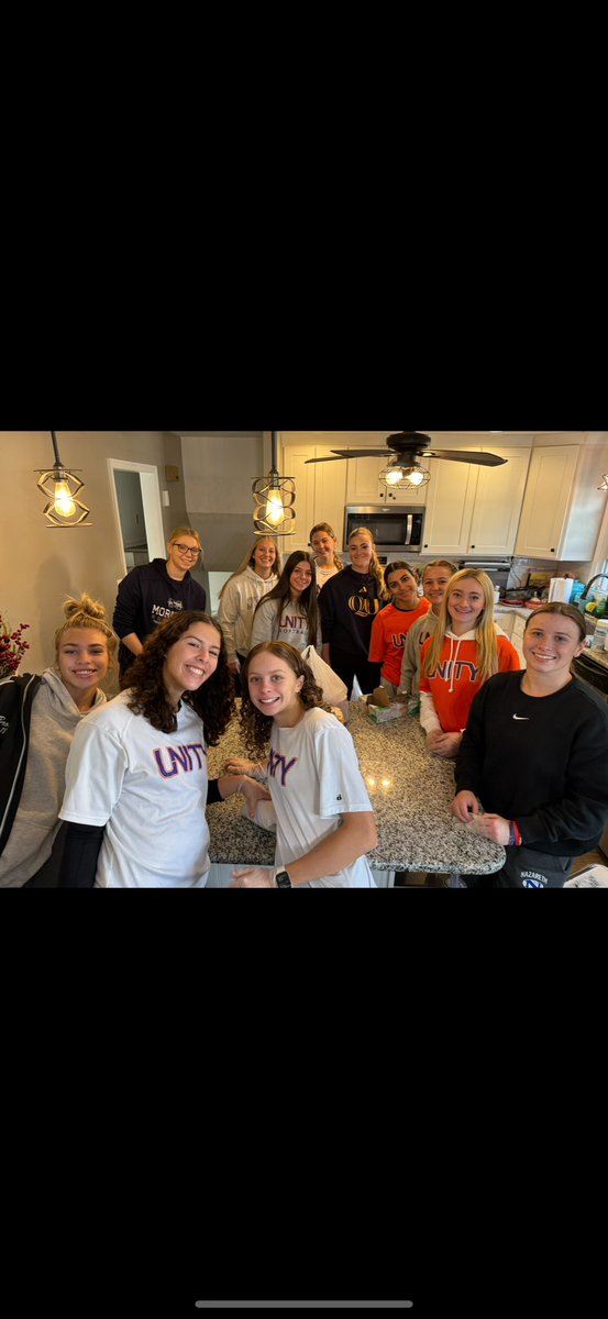 Lvunityrivera's tweet photo. Proud of these girls for knowing how important it is to give back to their community. Last week they served dinner at the Bethlehem Emergency Shelter - today, they prepared 80 bagged lunches for our neighbors in need.  #unitystrong #LehighValleyUNITY https://t.co/lrYdYsxXgG