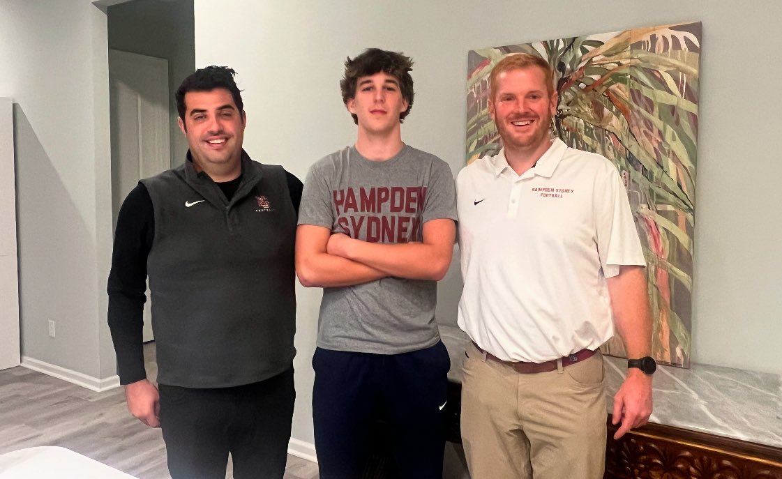 will_bostwick's tweet photo. Thank you @Coach_Luvara and @ZachZullinger for the home visit. Very much appreciated. Can’t wait to get back up to Hampden Sydney @CoachPowell6 @coachbon53 @CoachJDyer https://t.co/73f7h0Mgp6