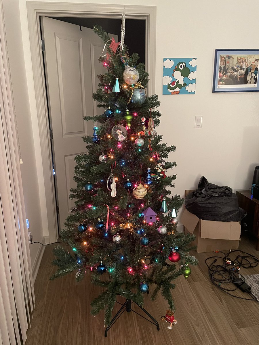 MarioFanGirl93's tweet photo. Here it is ladies and gentlemen! Our very first Christmas tree in our apartment along with decorating the front and the patio! Looks like our work is done! What do you think? https://t.co/3MXkFeTF9B