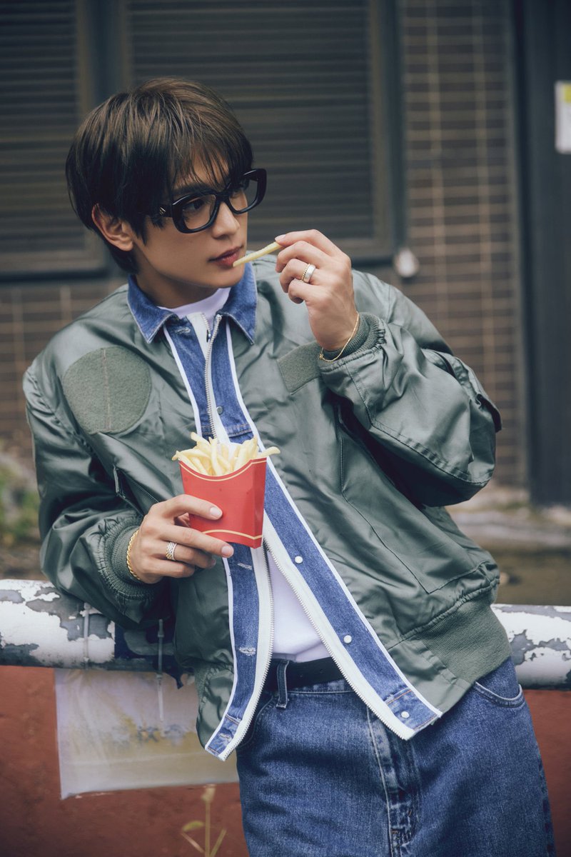 ay__so's tweet photo. ミノ誕生日おめでとう🥳

#HappyMINHOday https://t.co/I1avkvyC51