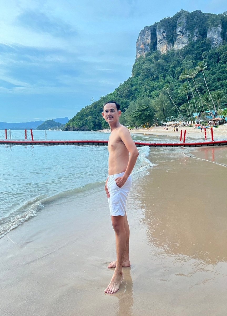 7154Wut's tweet photo. เล่นน้ำทะเลกันไหม #กระบ https://t.co/Md5q6N2hEy