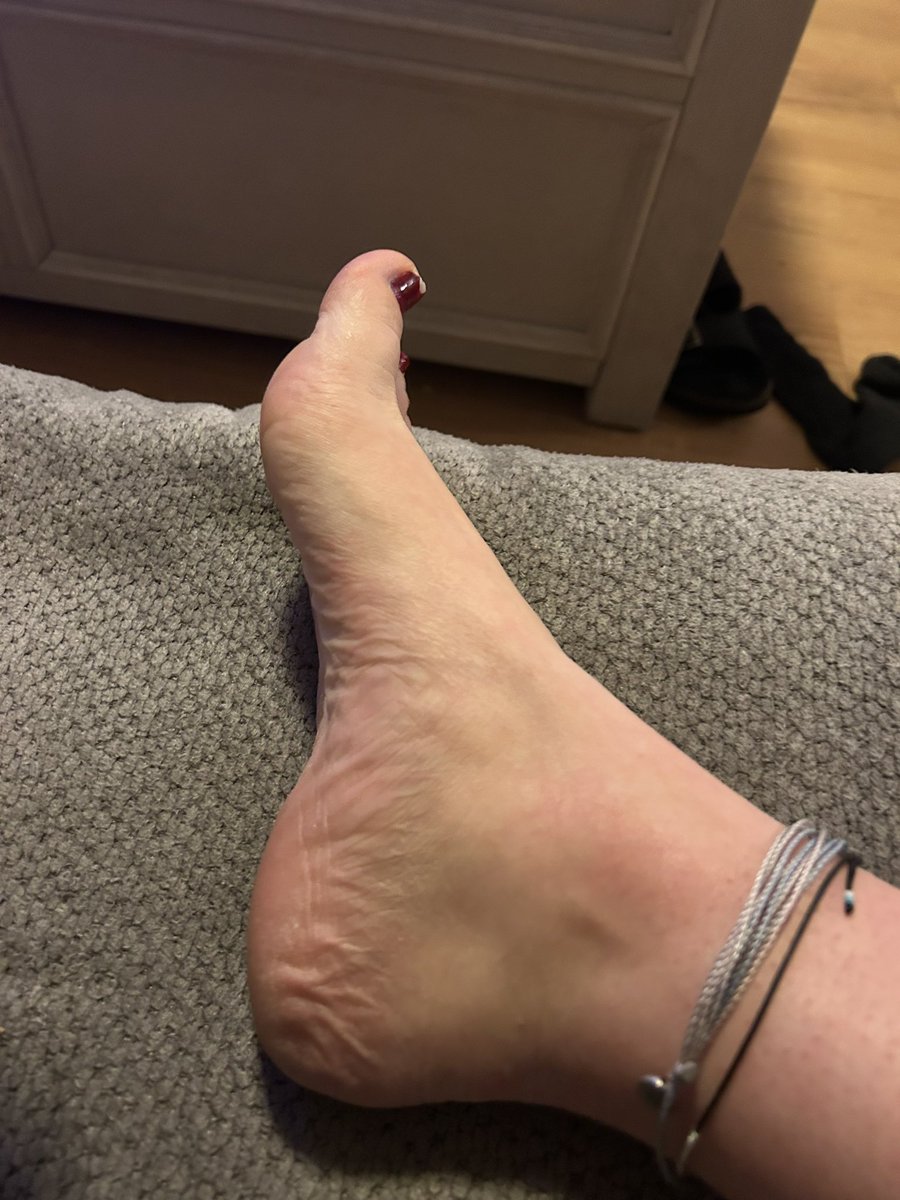 Delwat767's tweet photo. Come here and let me shove my feet in your mouth baby🤤 #toes #feet #higharches #dirtyfeet #barefoot https://t.co/XCkSANH2AQ