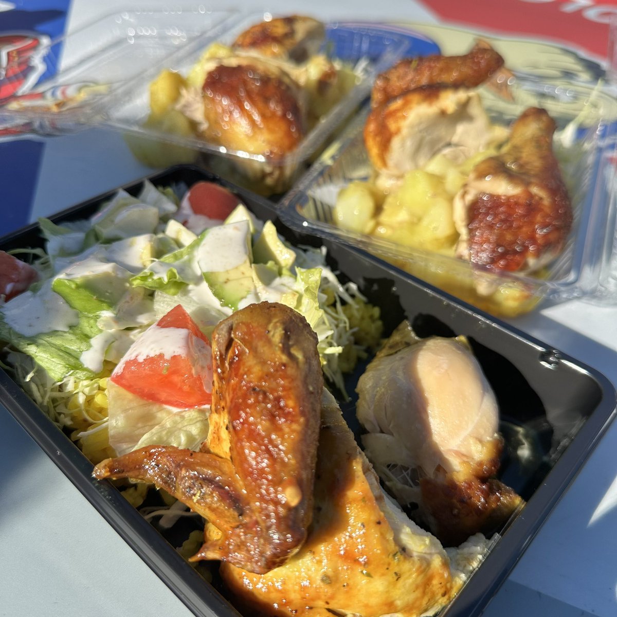 choco_late39's tweet photo. 昨日は絶対SICILさんのチキンを食べると決めてスタジアムに来たんですよ🍗
また来年も美味しいロティサリーチキンが食べたいので出店待ってます♡
#SICIL
#シシル
#マリノススタグル
#fmarinos
#マリノス
#CDA https://t.co/aj2dy78ksu