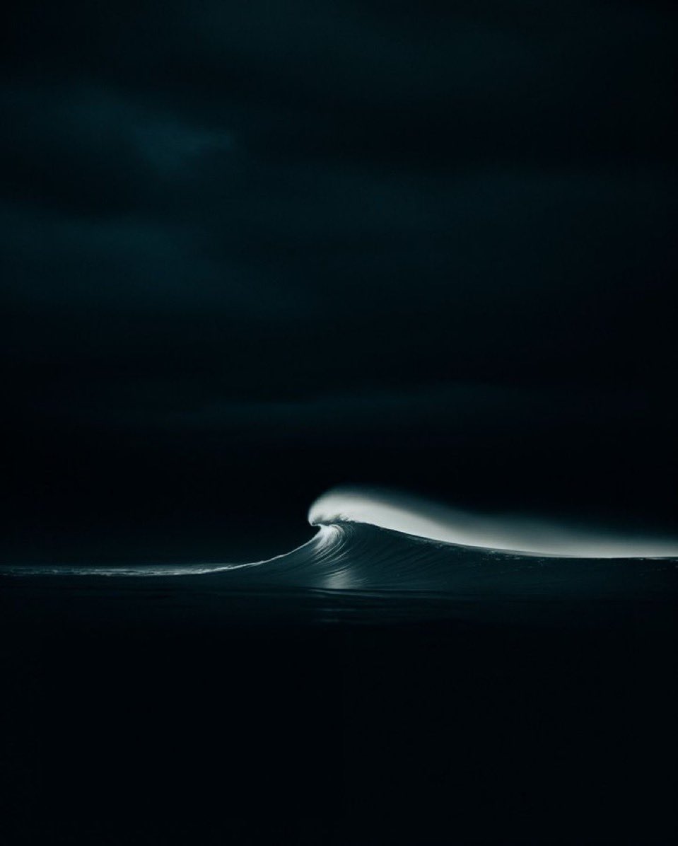McBudge16's tweet photo. In the deep, dark shadows of the abyss, a lifting current stirs, bringing with it a sense of security, a sense of warmth, a sense of family.  No fear, no uncertainty, no doubt will ever break us.

#kanagawanami 

@ShytoshiKusama @TsukiyomiMishim 
@Bitcoin https://t.co/1NUz8nxqbX