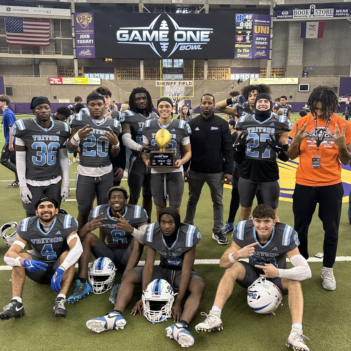 MRELONXpq's tweet photo. 🏆 https://t.co/ASRkjFXU52