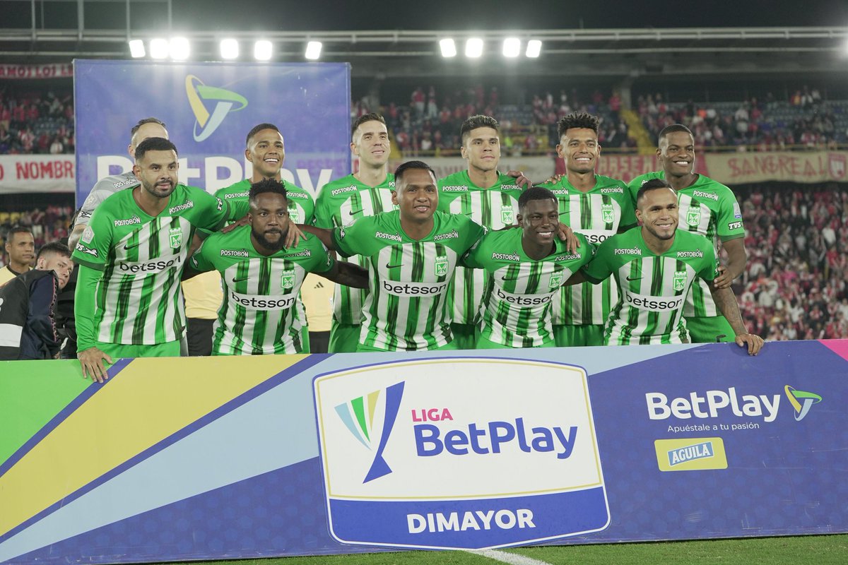 #NosLaPelanTodos
¡SOMOS FINALISTAS! 

Terminó el partido en  Bogotá, el VERDE GANÓ 0-2 a Santa Fe  Y CLASIFICÓ A LA FINAL  de la #LigaBetPlay 2024-II. 

Esperamos sus opiniones de esta actuación verdolaga, con victoria de visitante, obteniendo un cupo a la FINAL del FPC
