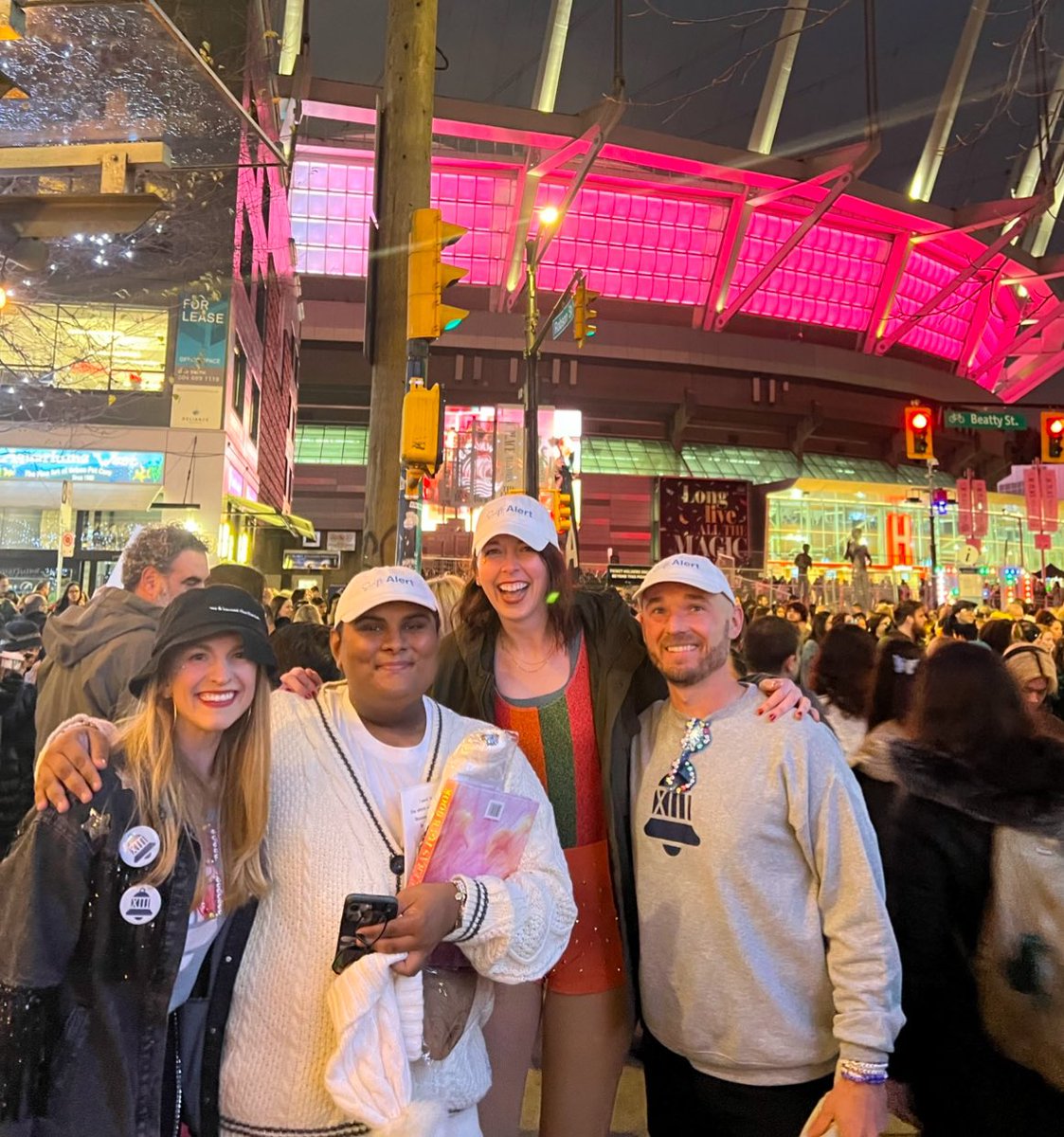 swiftalert_13's tweet photo. Oh hi! It’s seemingly @tswifterastour 🫶🥲#VancouverTSTheErasTour https://t.co/rE8E8PnD0R
