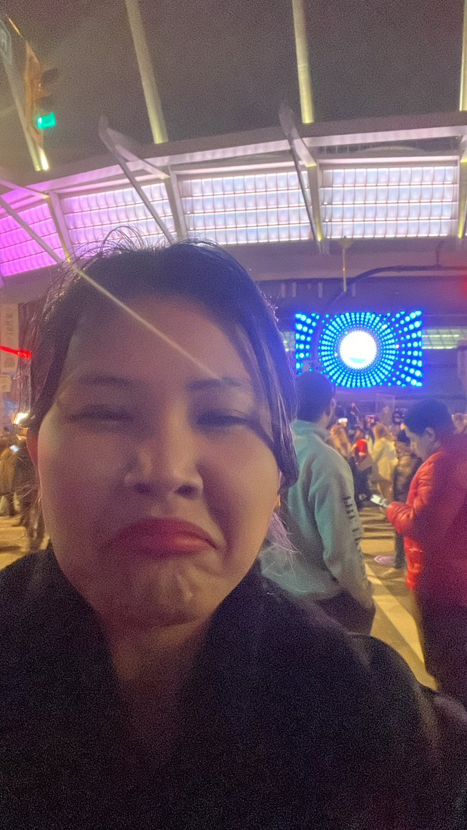 plshelpmegettix's tweet photo. @11blooms @ErasTourResell I’m outside😭🫶🏼 https://t.co/ieDAQrRT7U