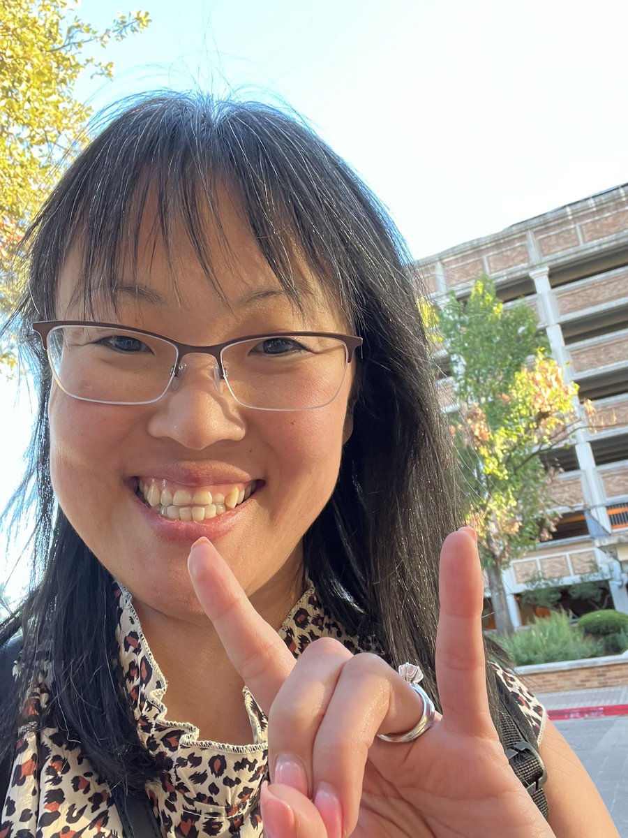 geekettebits's tweet image. After getting Capstone approval I tried on my graduation robe, cap, and potential outfit. I’m in!! I am so excited @UTHDO