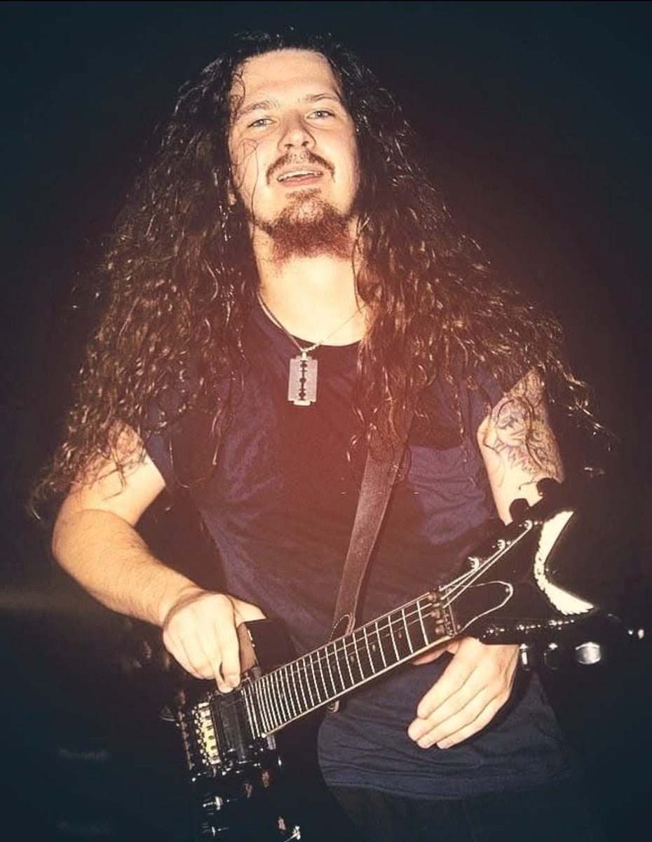Michael_AC23's tweet image. Twenty years ago today, the world lost one of the most influential musicians in realm of heavy music.

Whatever you do today, make sure to getcha’ pull at least once or twice 🥃

@Pantera 

#Pantera #dimebagdarrell #getchapull