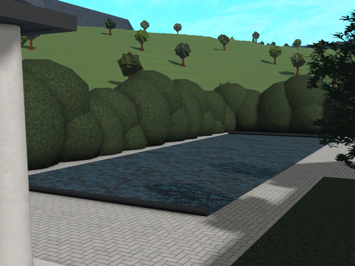 ItsJamieHills's tweet photo. My New Mansion in @heybloxburg
Kim Kardashians Bel Air Mansion inspired 🤍

#bloxburgbuilds #bloxburghacks 
#robloxbloxburg #KimKardashian #BelAir https://t.co/CQ5OHWkYE3