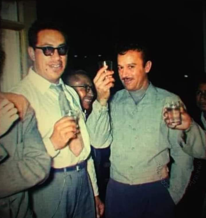 El actor y cantante mexicano Pedro Infante en el billar La Dalia del Centro Histórico de San Salvador, 1952.