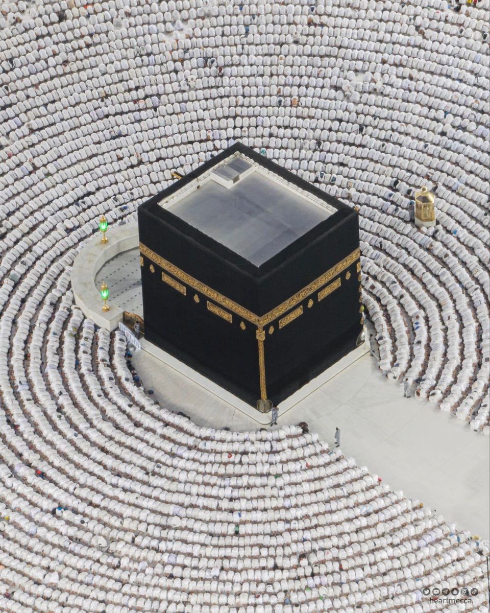 HolyMakkah01's tweet photo. نقطہ https://t.co/35p9t4BdR4