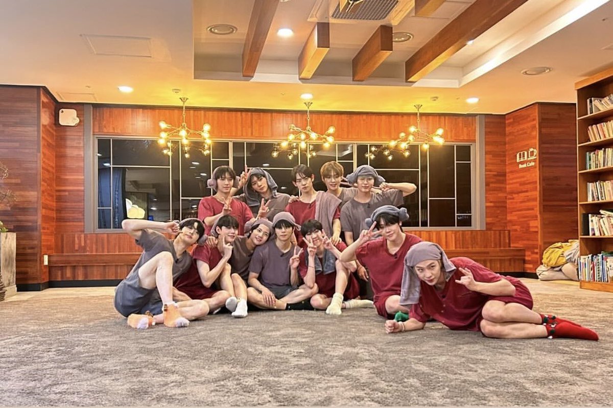 [📸] 241209

P7 producer update with Yeojun! 

#JANGYEOJUN #장여준 #PROJECT7 #프로젝트7 #チャンヨジュン