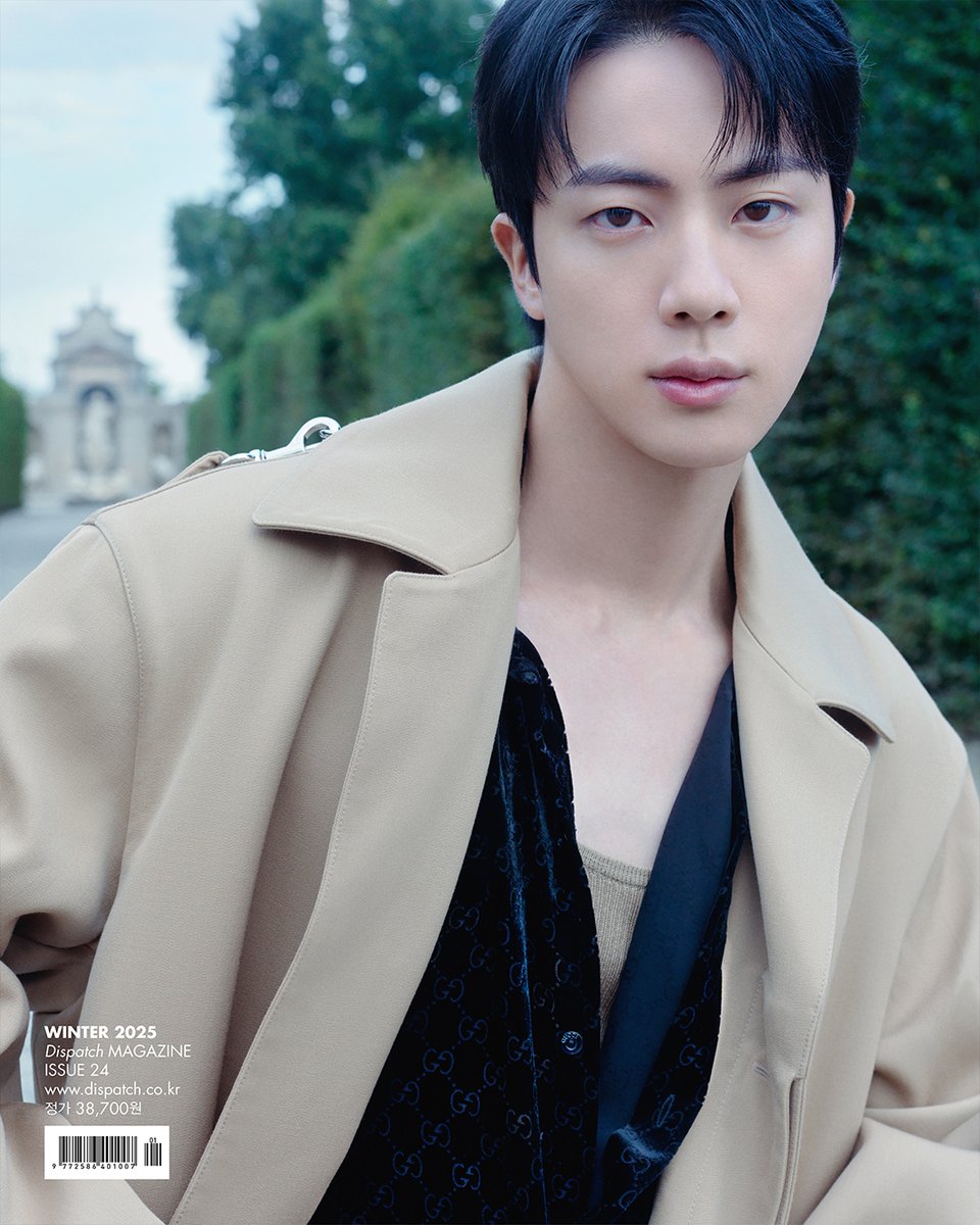 DiconJin's tweet image. 밀라노의 작은 베르사유, 그곳에서 진의 가장 우아한 자태를 담았습니다. 그가 저택에서 보낸 나른한 오후, 성대한 생일파티, 정원을 뛰며 사유한 순간들까지.

그에게 가장 고귀한 것이 무엇인지 물었습니다. 진은 골똘히 생각하다가, 예상과는 조금 다른 이야기를 꺼냈습니다.

“제 인생에서 가장…