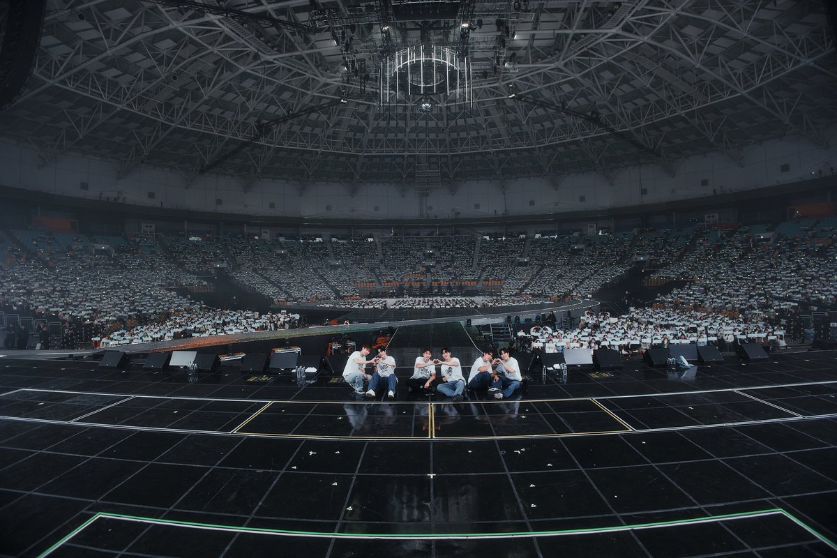 ifntwoohyunie's tweet photo. THERE ARE NO OTHER INFINITE AND INSPIRITS IN THIS WORLD 💛 https://t.co/LSHAqDYm86
