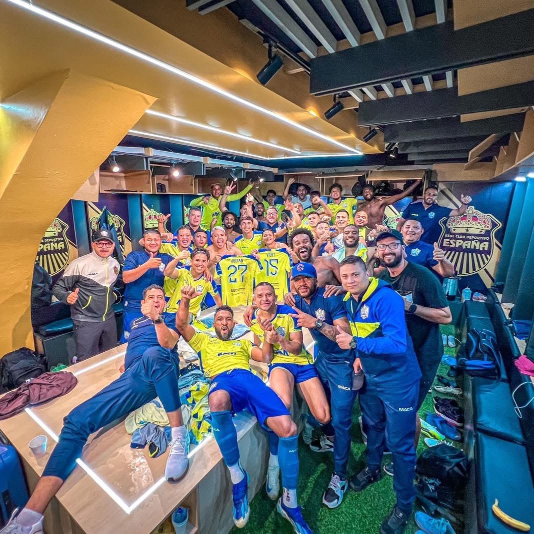 OlanchoFCPotros's tweet photo. Nos vamos a las semifinales Compaye🤠🐎

#FuerzaPotros #UnPotroNuncaSeRinde https://t.co/PyEKVzYa6E