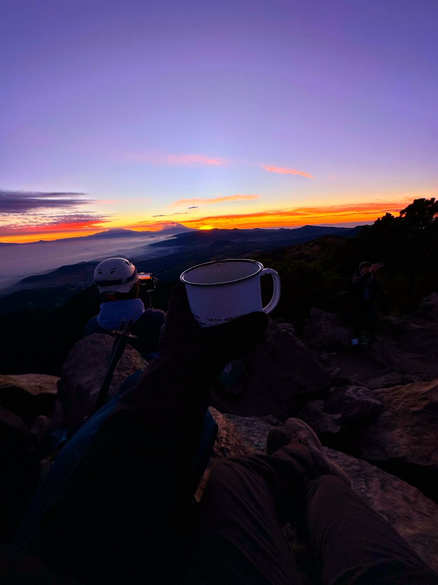 dulcemajauregui's tweet photo. Amanecer en pico del águila 🦅 https://t.co/lNx0ULDJgr