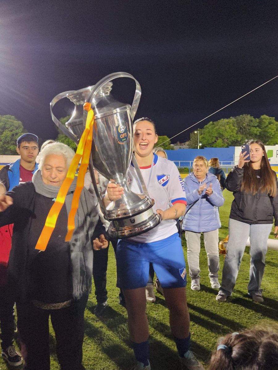 FannyRuetalo's tweet photo. 22 Campeonato OFI de Futbol Femenino "Rosa Albarenque"
CAMPEONNNNN
@CNdeF_FLORIDA 
@AmilcarCaula 
@antoalanis_ 
@exitorama 
@SportMania2015 https://t.co/x49QlPv4cy