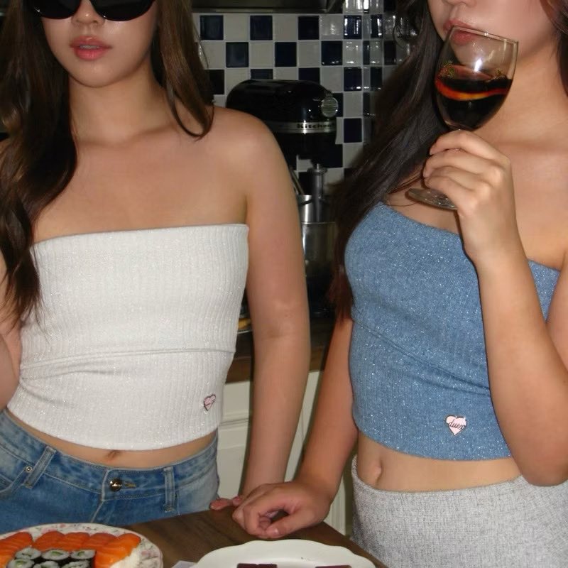ppinkycloset's tweet photo. ส่งต่อ duexstudio - sabrina tube top (white) 300฿  สภาพดีมาก ผ้ากลิตเตอร์ ยังไม่เคยใส่เลย NEW IN PACK⭐️  สนใจทักเดมได้เลยค่า
#ส่งต่อstylist #ส่งต่อเสื้อผ้า #ส่งต่อเสื้อผ้า #vghbkk #daddyandthemuscleacademy #stylistshop #cintageshop
 #duexstudio #duex #ส่งต่อduex https://t.co/3R9jJv7ZxM