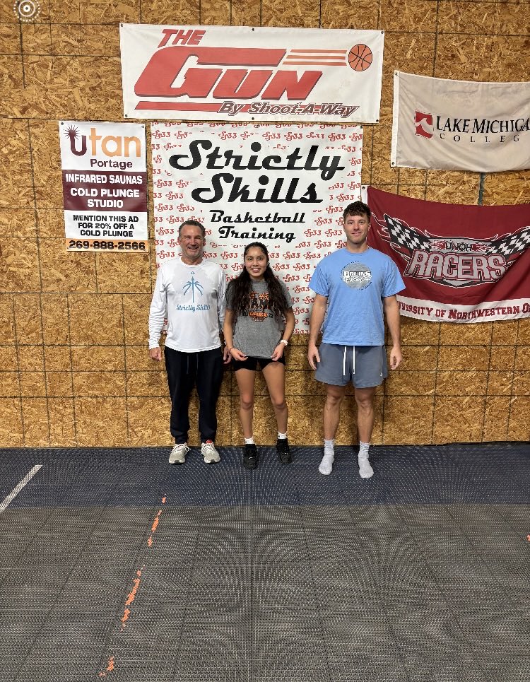 Strictly Skills (@strictly_skills) on Twitter photo Great workout today with rising varsity pt G 2027
<a href="/MoralesYazmyne/">Yazmyne “Yaz” Morales</a>
<a href="/KCLadyGiants/">KC Girls Basketball</a>
<a href="/tannereubank/">Tanner Eubank</a>
<a href="/coacheubankss33/">Coach Eubank</a>
<a href="/PGHMichigan/">Prep Girls Hoops Michigan</a>
<a href="/michiana_hoops/">michianahoops</a> Great workout today with rising varsity pt G 2027
<a href="/MoralesYazmyne/">Yazmyne “Yaz” Morales</a>
<a href="/KCLadyGiants/">KC Girls Basketball</a>
<a href="/tannereubank/">Tanner Eubank</a>
<a href="/coacheubankss33/">Coach Eubank</a>
<a href="/PGHMichigan/">Prep Girls Hoops Michigan</a>
<a href="/michiana_hoops/">michianahoops</a>