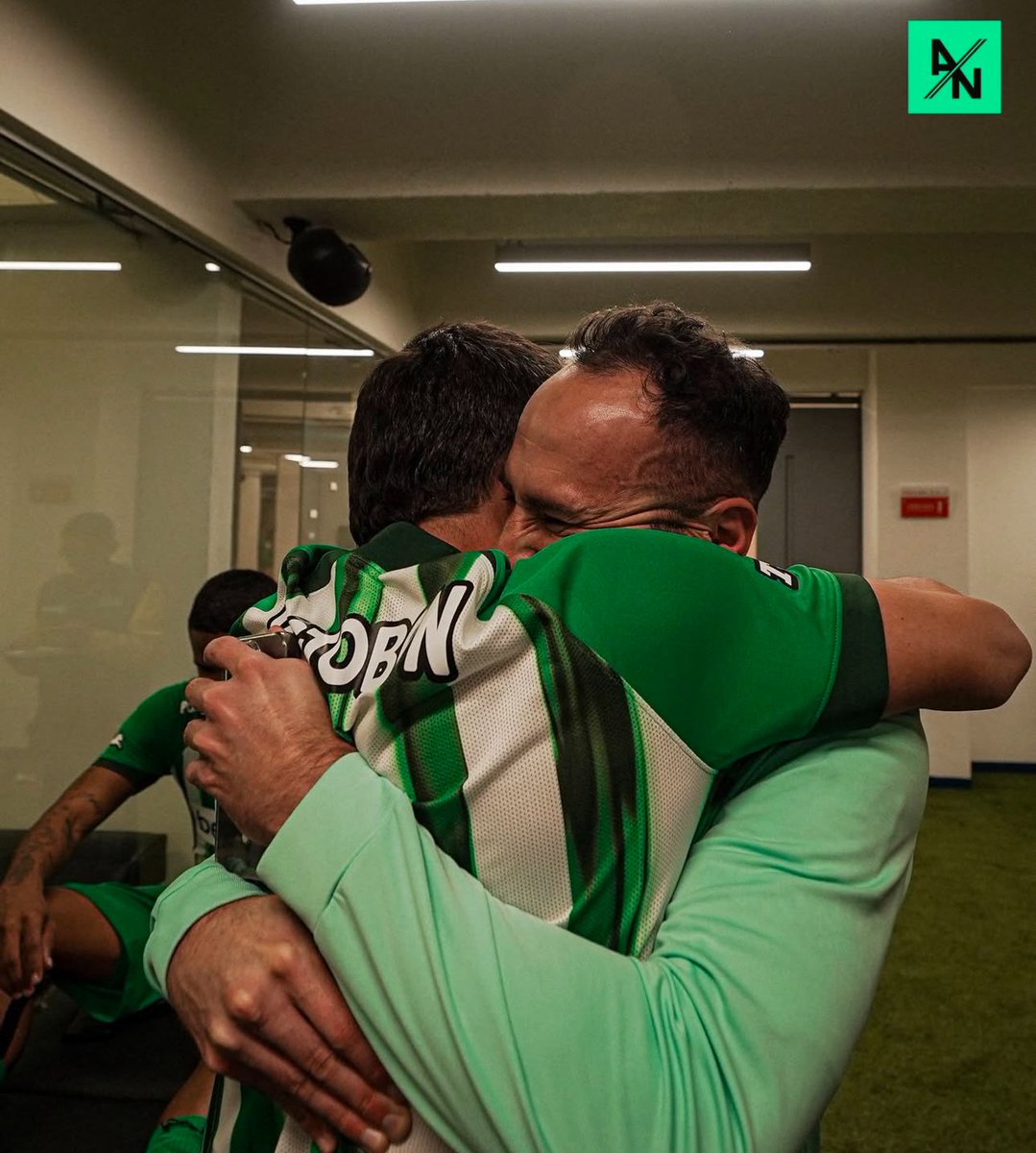 BlogVerdolaga's tweet photo. USTED SI SABE A CUÁL INSTITUCIÓN LLEGÓ A REPRESENTAR, PRESIDENTE. ¡GRACIAS POR DEVOLVERNOS LA ILUSIÓN! 💚🇳🇬

¡VOLVEREMOS! https://t.co/oyN9tZhVRu