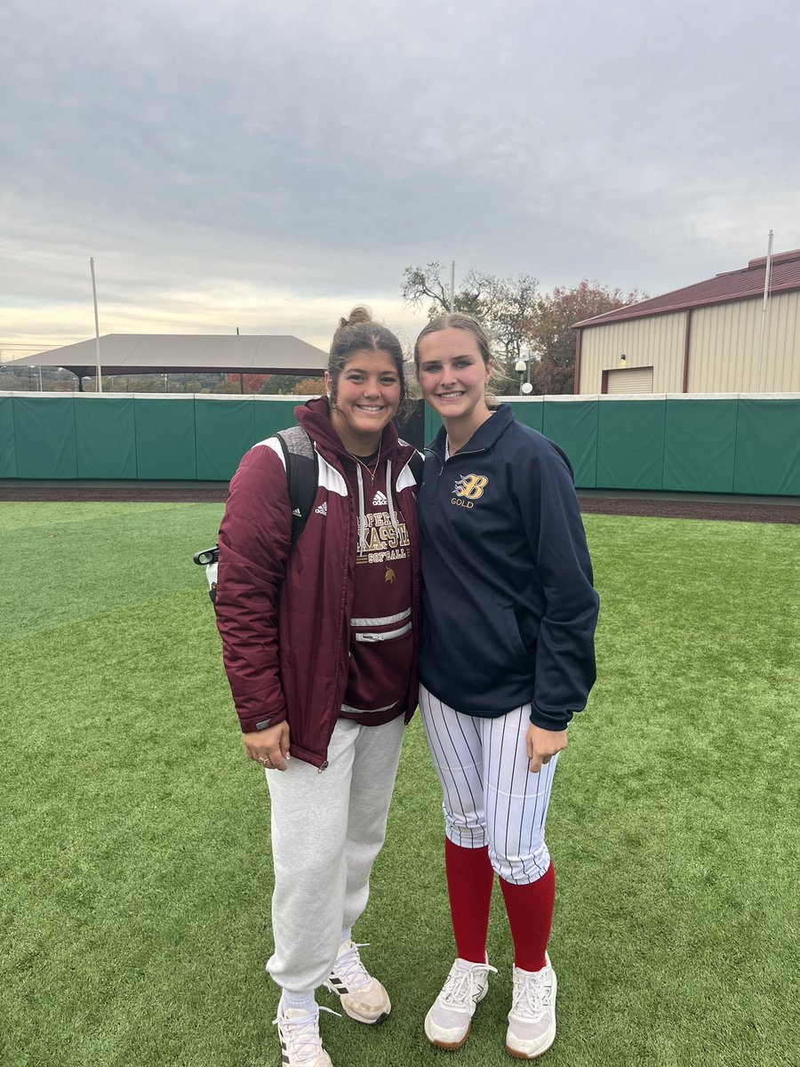 madelyn_huling's tweet photo. Thank you @TXStateSoftball for an awesome camp today! Learned lots at first base! Can’t wait to come back!

@Rw15Woodard @ScottWoodard8 @txblazegold16 @BrettBerryhill @LeanderSoftball https://t.co/wy1QKAhr5m