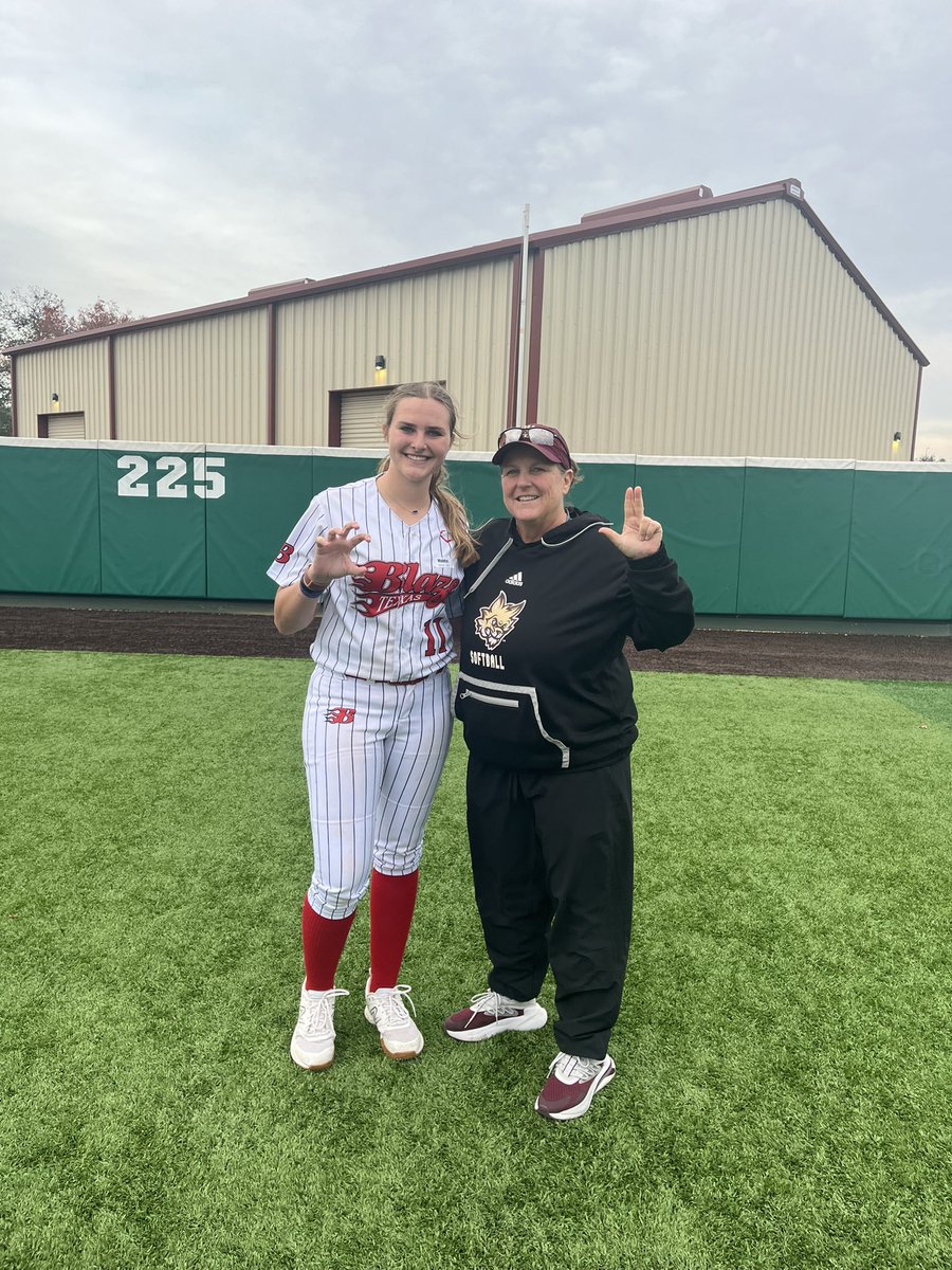 madelyn_huling's tweet photo. Thank you @TXStateSoftball for an awesome camp today! Learned lots at first base! Can’t wait to come back!

@Rw15Woodard @ScottWoodard8 @txblazegold16 @BrettBerryhill @LeanderSoftball https://t.co/wy1QKAhr5m