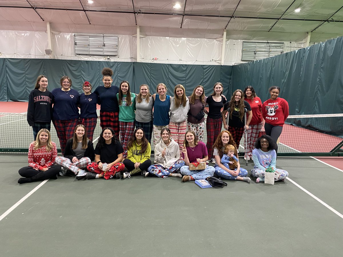 We had a fabulous time at our Holiday tennis party! Food, trivia, games, and more! Happy Holdiays from the BW Girls Tennis Team! 🎾 #bwathletics
