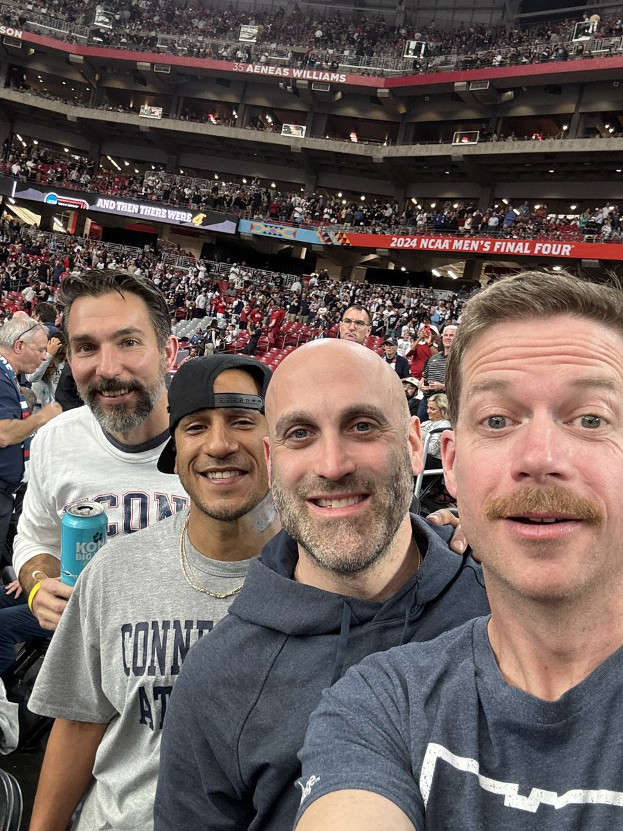 JosephMendel's tweet photo. @quancas my family and I are diehard UConn fans and love Steph. I graduated in ‘03 and ran track at UConn (400m record holder). We’ll be at Storrs south on Xmas to watch spurs Knicks. Any chance you all will be there? My kids would love to see Steph. Here’s me at the FF (bald) https://t.co/hKAOniirOF