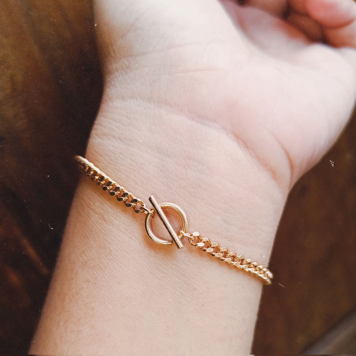 nkanshaa's tweet photo. Gelang emas selena minimalist, modelnya simple aman dipakai sehari-hari 🥰
📌https://t.co/FYrnRatbXr https://t.co/H4vE5vUqmZ